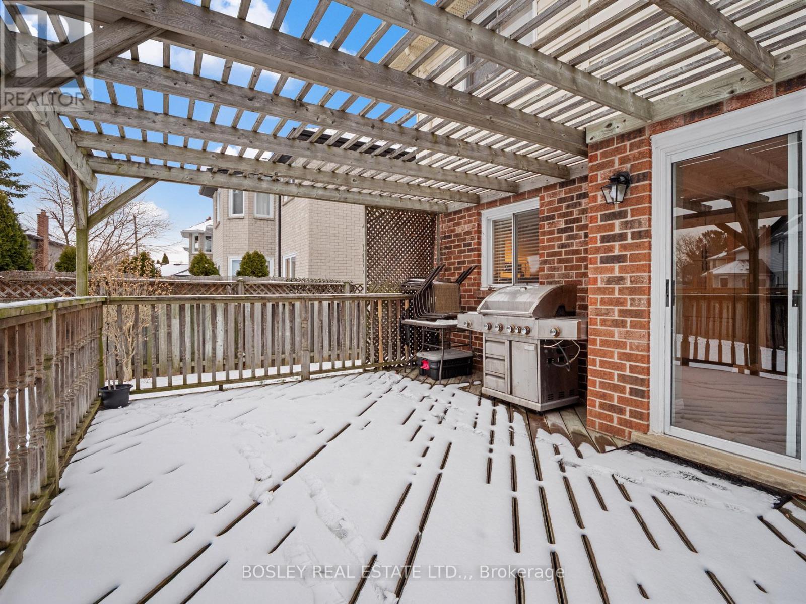 8 Chessington Street, St. Catharines, Ontario  L2S 3R7 - Photo 9 - X12671968