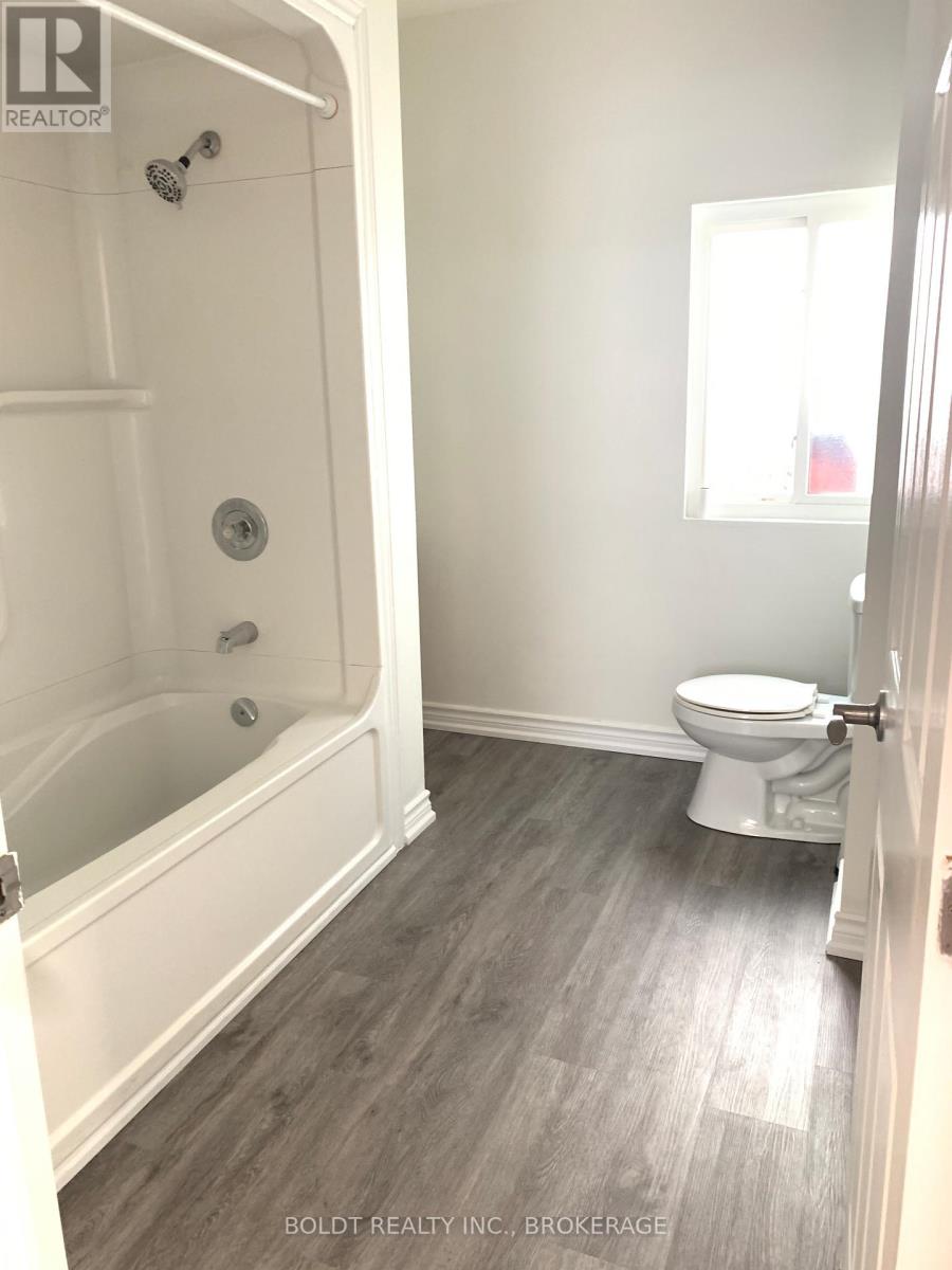 114 Lake Street E, St. Catharines, Ontario  L2R 5X8 - Photo 18 - X12672080