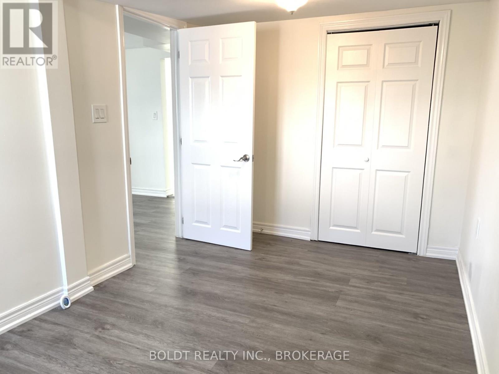 114 Lake Street E, St. Catharines, Ontario  L2R 5X8 - Photo 6 - X12672080