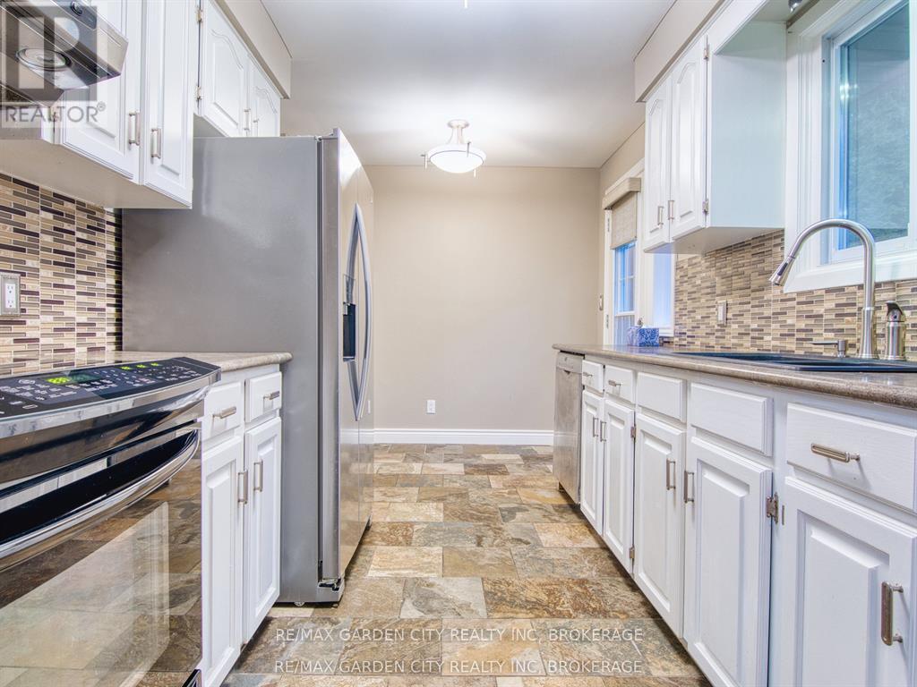 15 Black Friars Road, St. Catharines, Ontario  L2N 2M8 - Photo 10 - X12672134