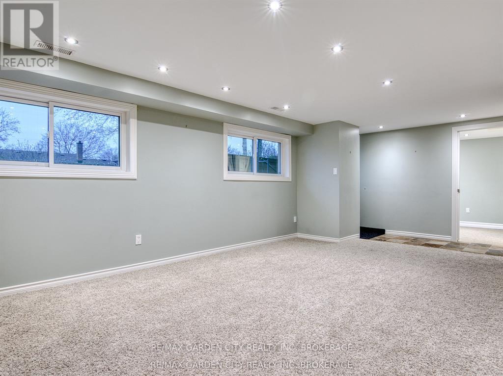 15 Black Friars Road, St. Catharines, Ontario  L2N 2M8 - Photo 22 - X12672134