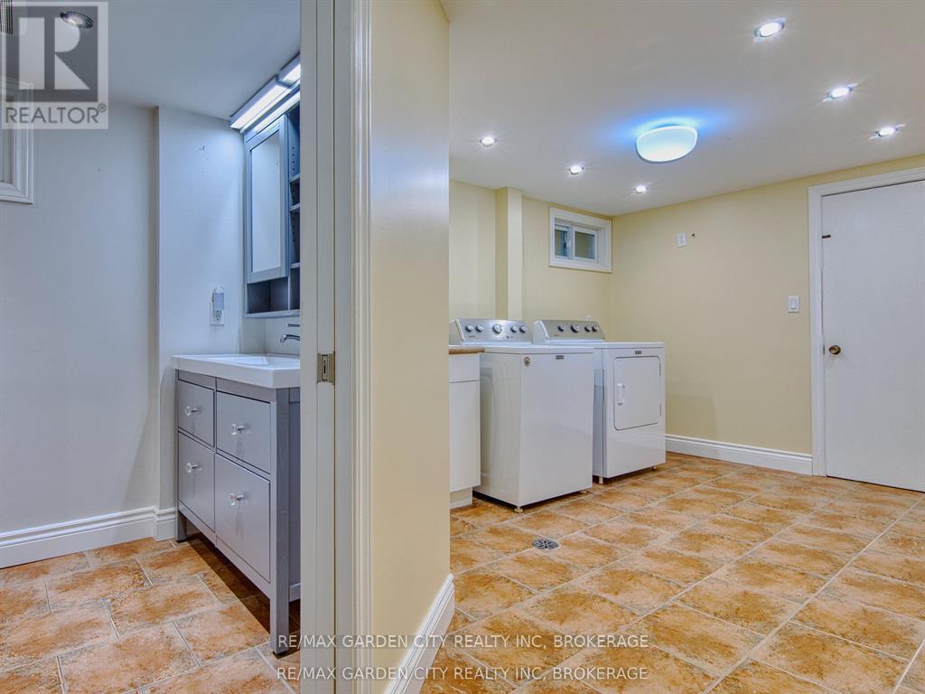 15 Black Friars Road, St. Catharines, Ontario  L2N 2M8 - Photo 24 - X12672134