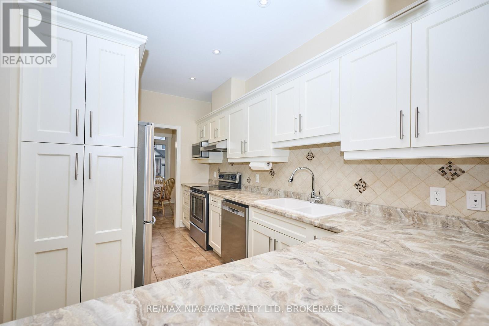 7 - 14 Emerald Common, St. Catharines, Ontario  L2M 1R8 - Photo 9 - X12672790