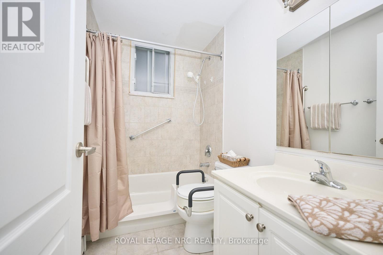 101 - 6390 Huggins Street, Niagara Falls, Ontario  L2J 1H1 - Photo 12 - X12673860