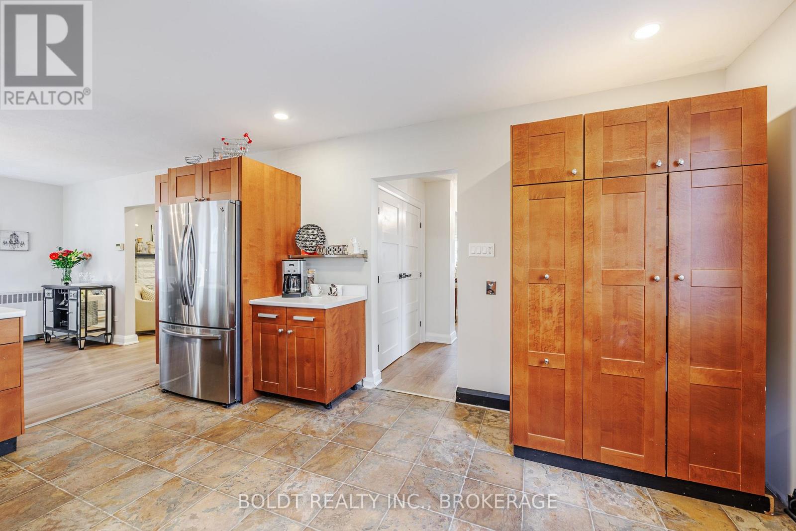 6351 Leeming Street, Niagara Falls, Ontario  L2G 1K3 - Photo 10 - X12675146