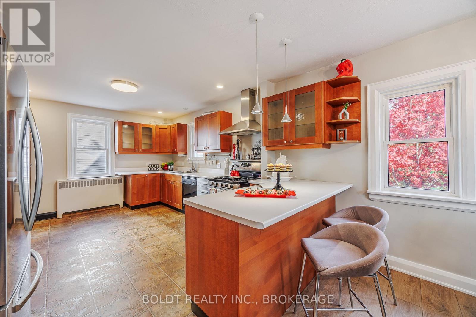 6351 Leeming Street, Niagara Falls, Ontario  L2G 1K3 - Photo 8 - X12675146