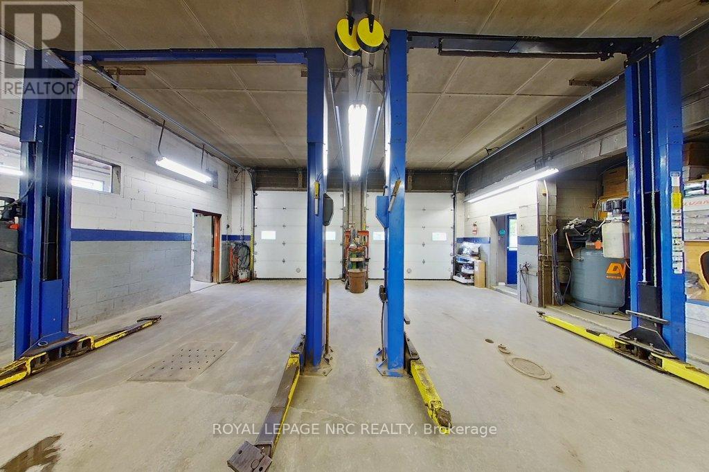 208 Ridge Road N, Fort Erie, Ontario  L0S 1N0 - Photo 13 - X12675186