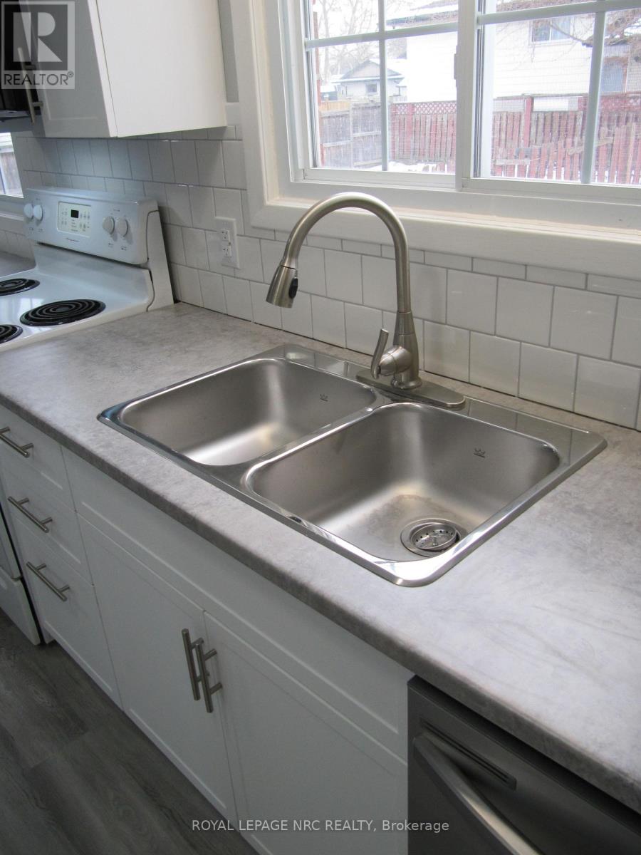 2 Black Knight Road, St. Catharines, Ontario  L2N 3C1 - Photo 10 - X12675190