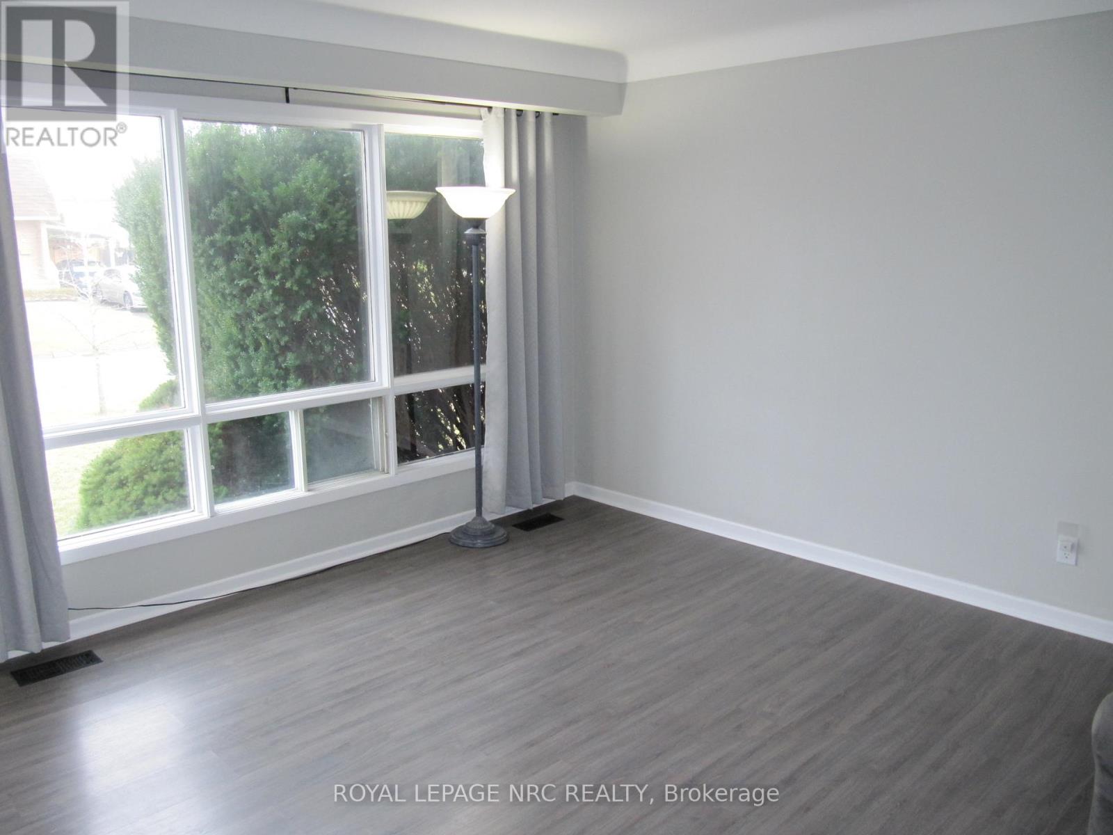 2 Black Knight Road, St. Catharines, Ontario  L2N 3C1 - Photo 12 - X12675190