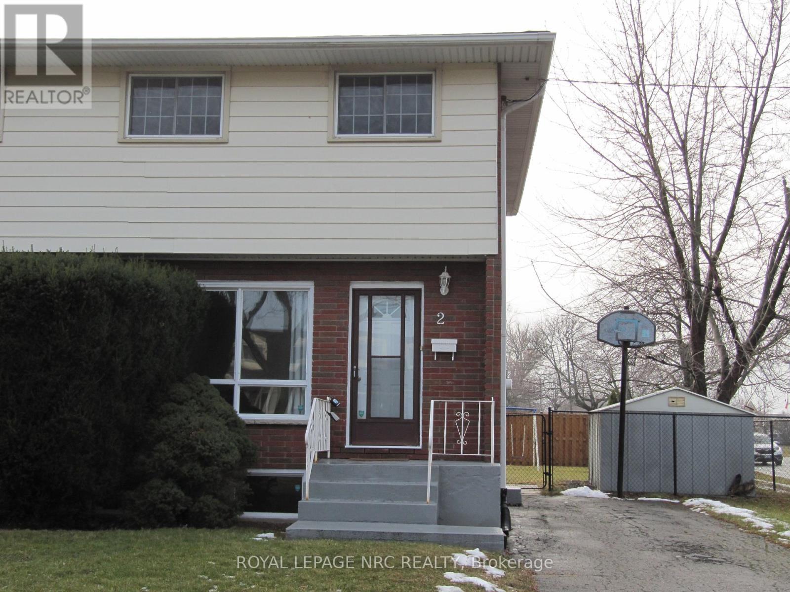 2 Black Knight Road, St. Catharines, Ontario  L2N 3C1 - Photo 2 - X12675190