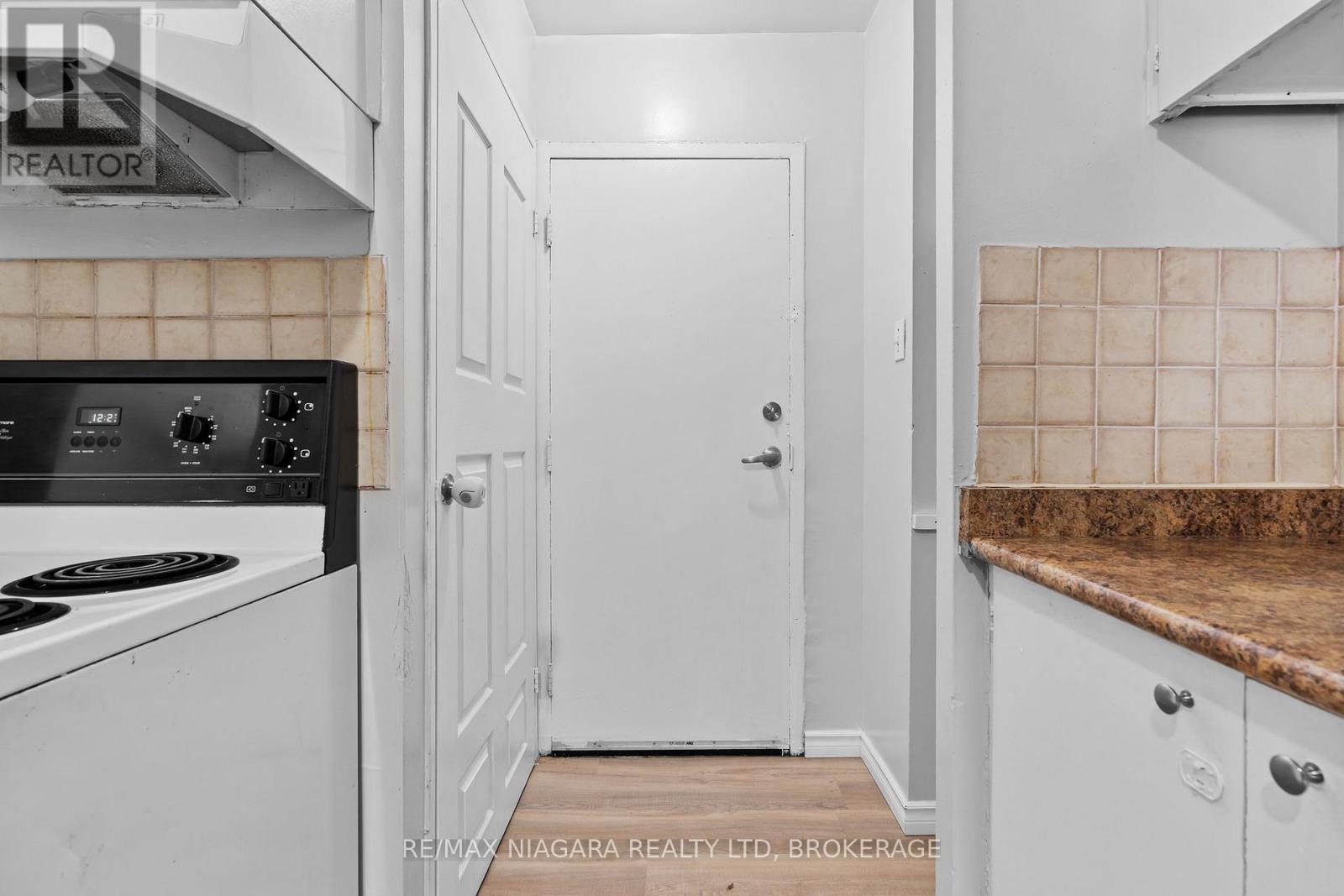 152 - 17 Old Pine Trail, St. Catharines, Ontario  L2R 4R3 - Photo 12 - X12675578