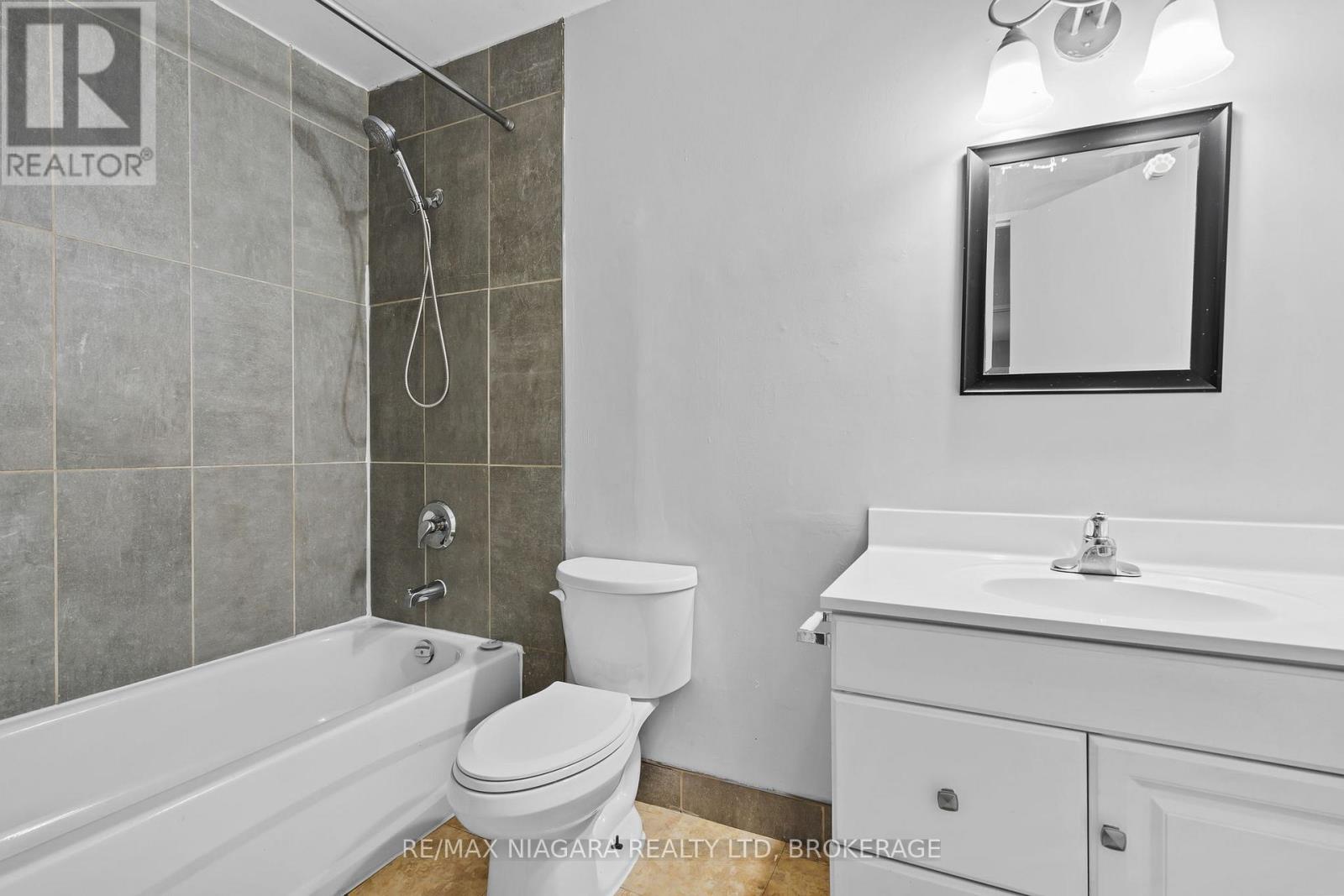 152 - 17 Old Pine Trail, St. Catharines, Ontario  L2R 4R3 - Photo 13 - X12675578