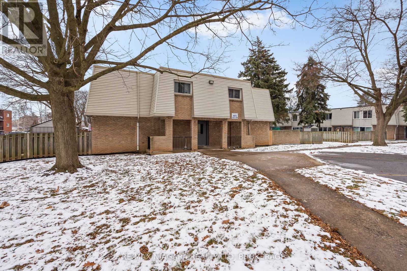 152 - 17 Old Pine Trail, St. Catharines, Ontario  L2R 4R3 - Photo 2 - X12675578