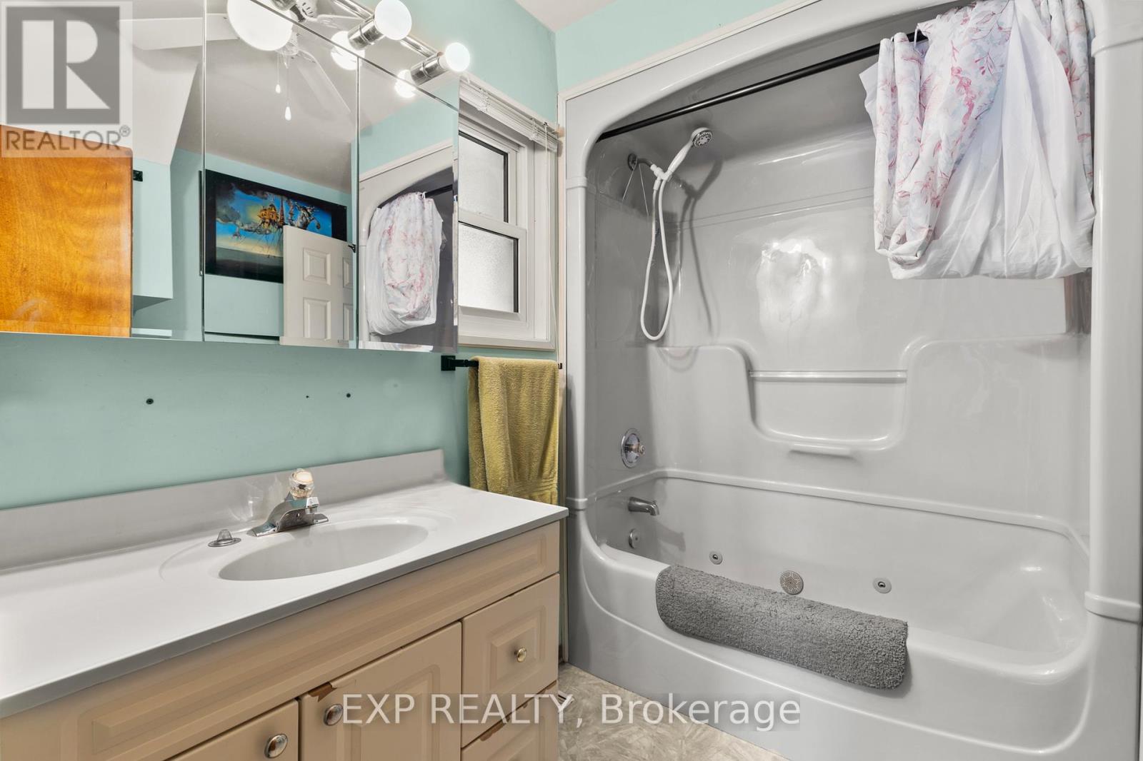 5692 North Street, Niagara Falls, Ontario  L2G 1J5 - Photo 15 - X12676728