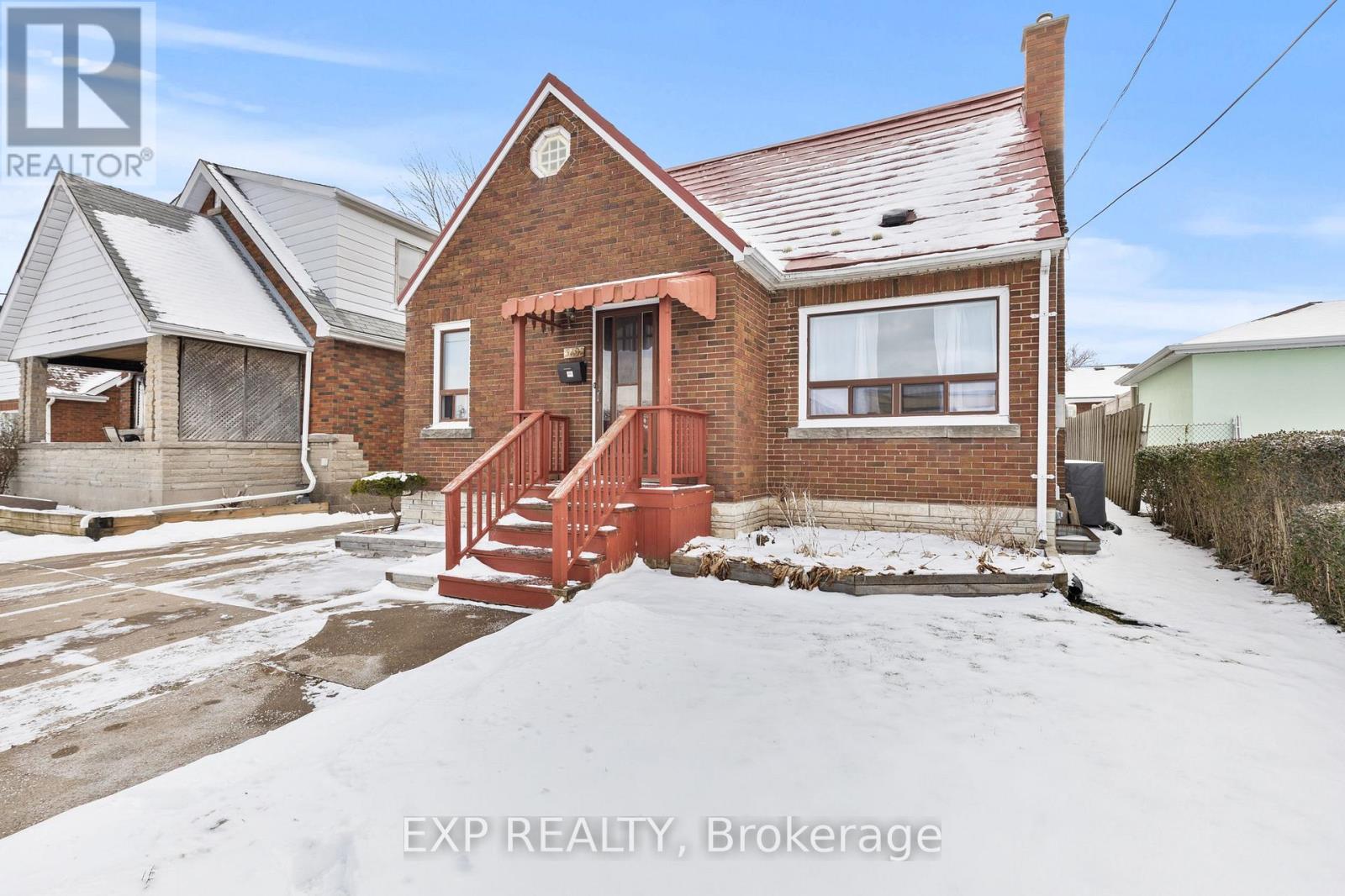 5692 North Street, Niagara Falls, Ontario  L2G 1J5 - Photo 3 - X12676728