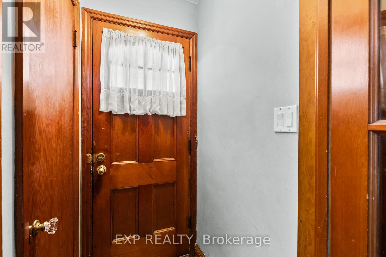 5692 North Street, Niagara Falls, Ontario  L2G 1J5 - Photo 5 - X12676728