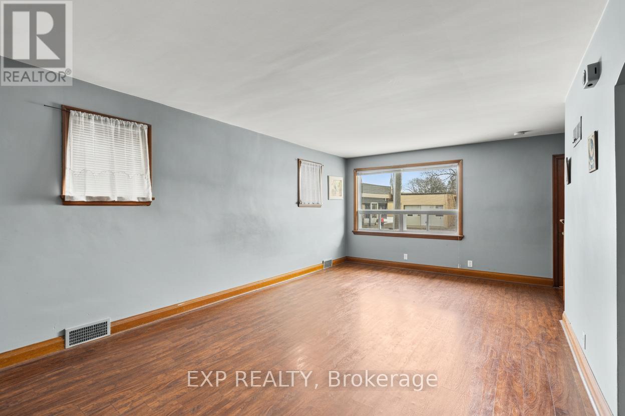 5692 North Street, Niagara Falls, Ontario  L2G 1J5 - Photo 6 - X12676728