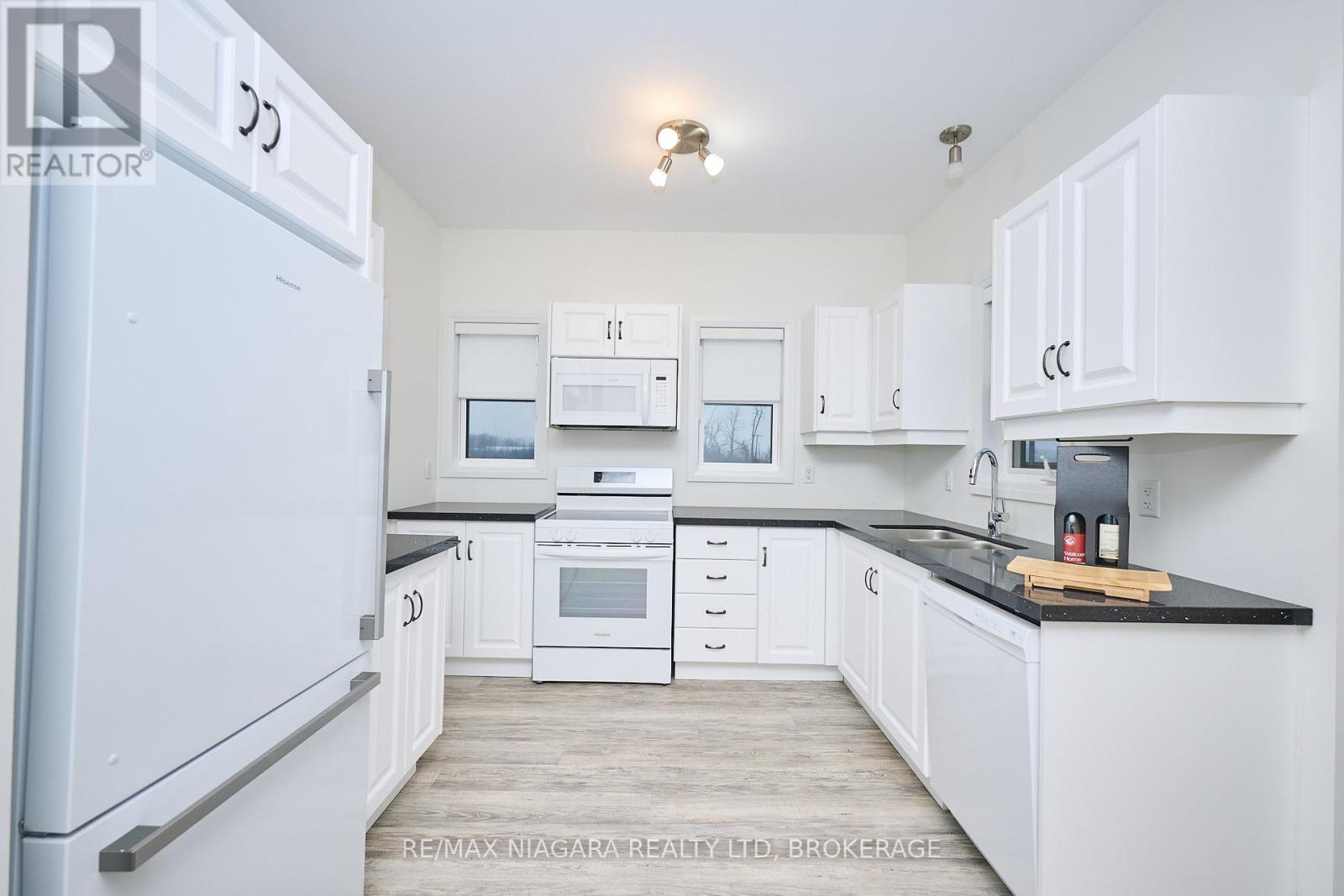 3 Beachwalk Crescent, Fort Erie, Ontario  L0S 1B0 - Photo 11 - X12676826