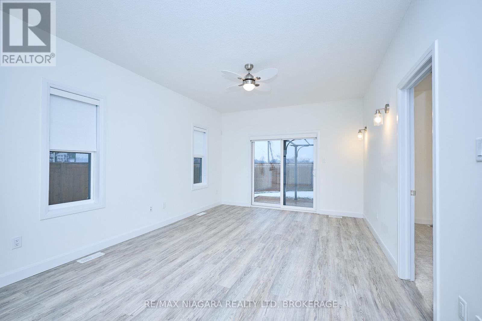 3 Beachwalk Crescent, Fort Erie, Ontario  L0S 1B0 - Photo 14 - X12676826