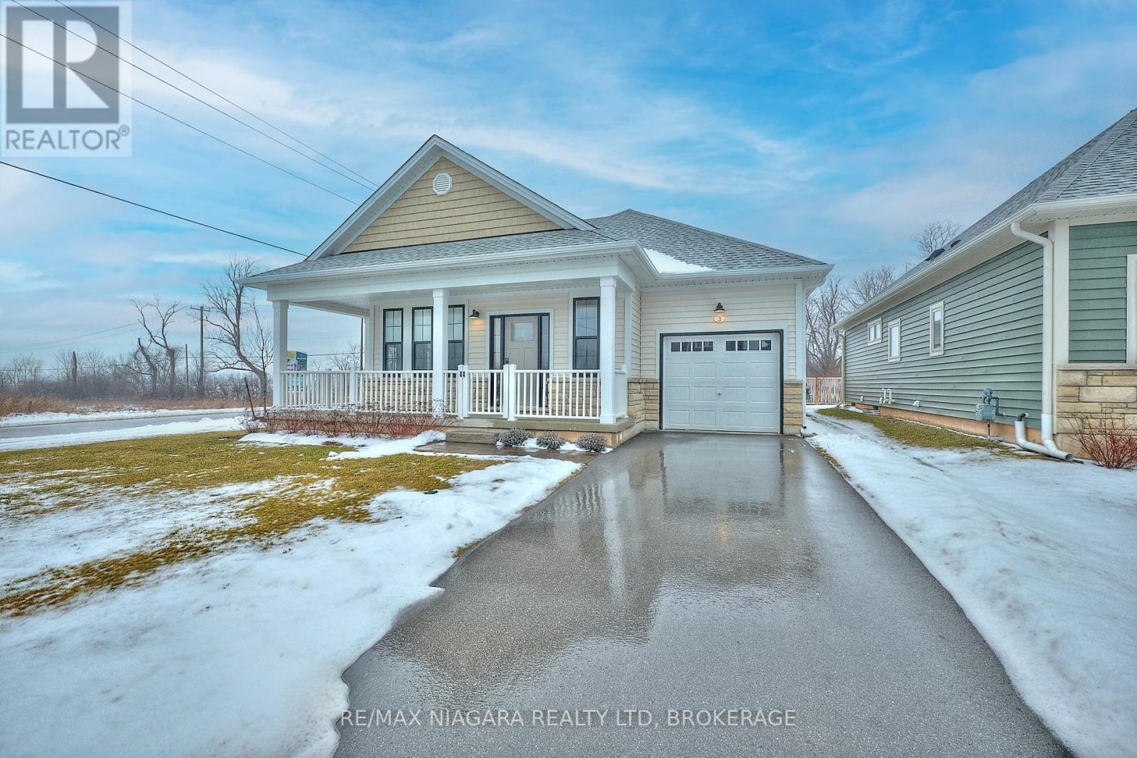 3 Beachwalk Crescent, Fort Erie, Ontario  L0S 1B0 - Photo 2 - X12676826