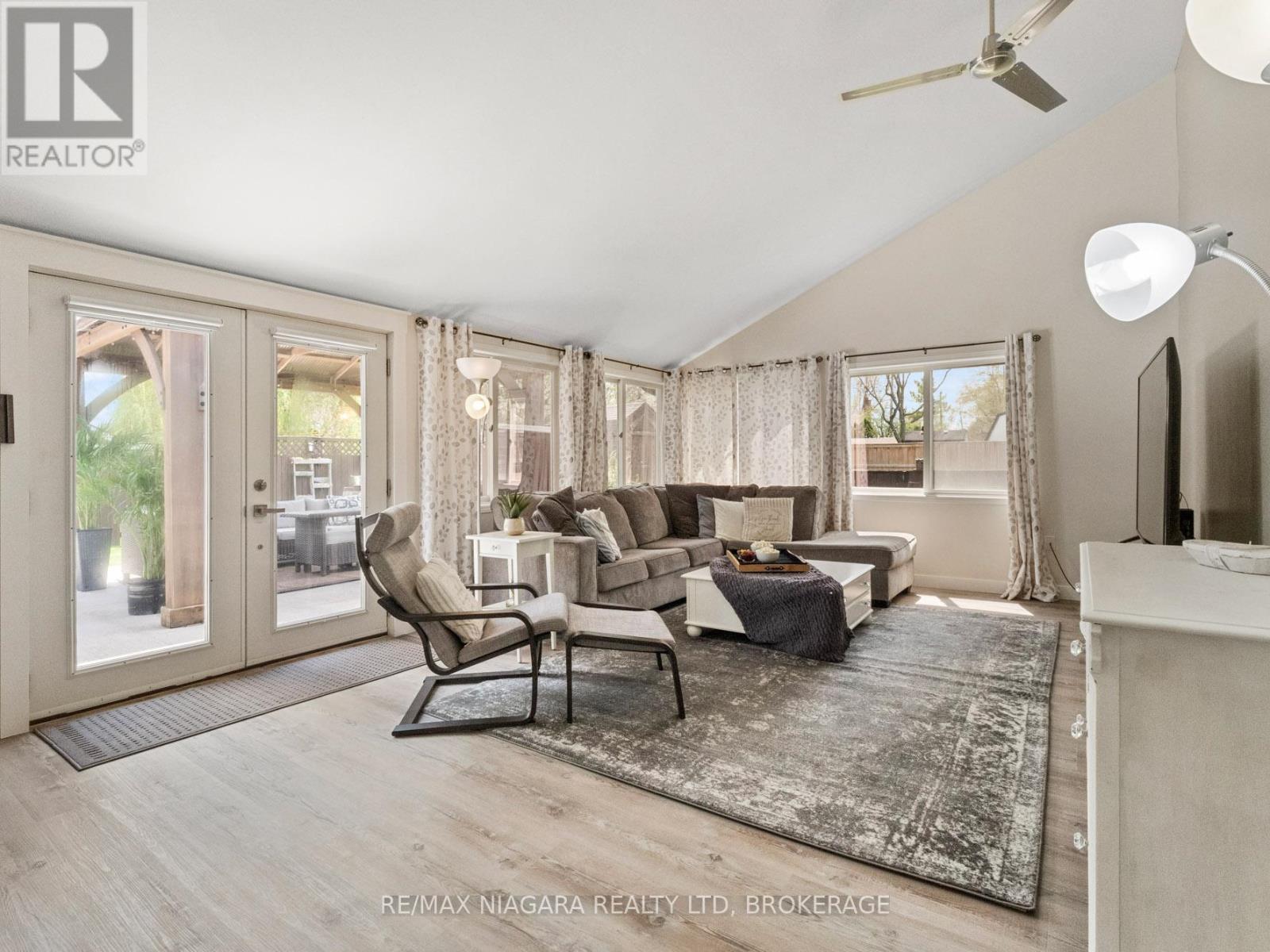 606 Scott Avenue, Fort Erie, Ontario  L2A 5G2 - Photo 4 - X12680606