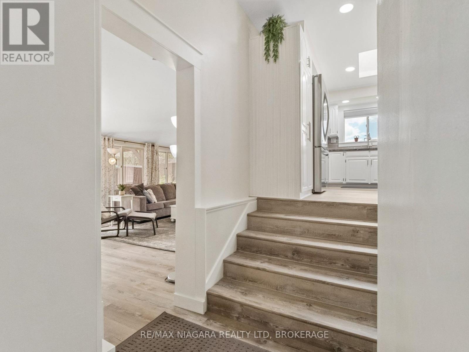 606 Scott Avenue, Fort Erie, Ontario  L2A 5G2 - Photo 9 - X12680606