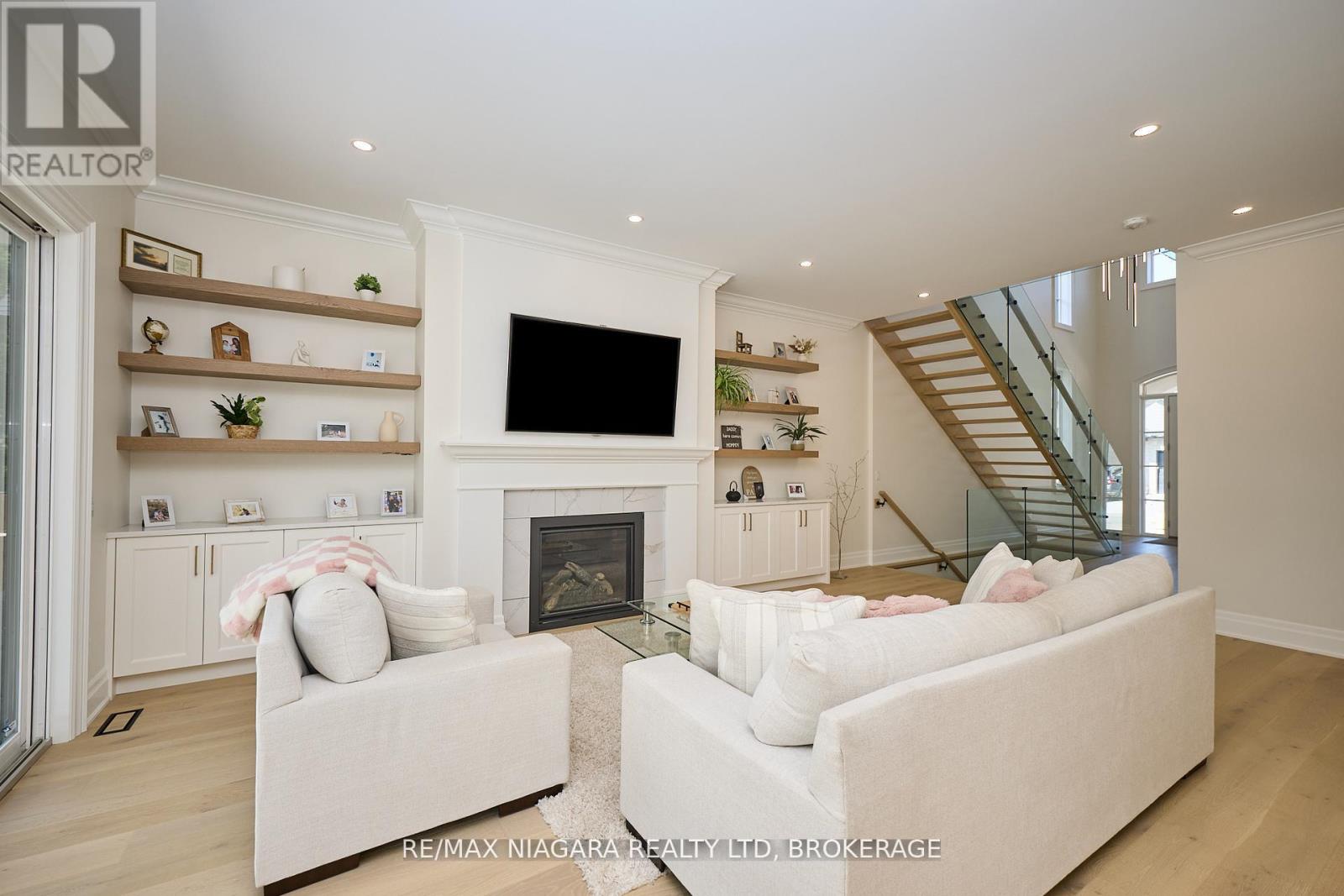 21 Ivy Crescent, Thorold, Ontario  L2V 0J9 - Photo 10 - X12684446