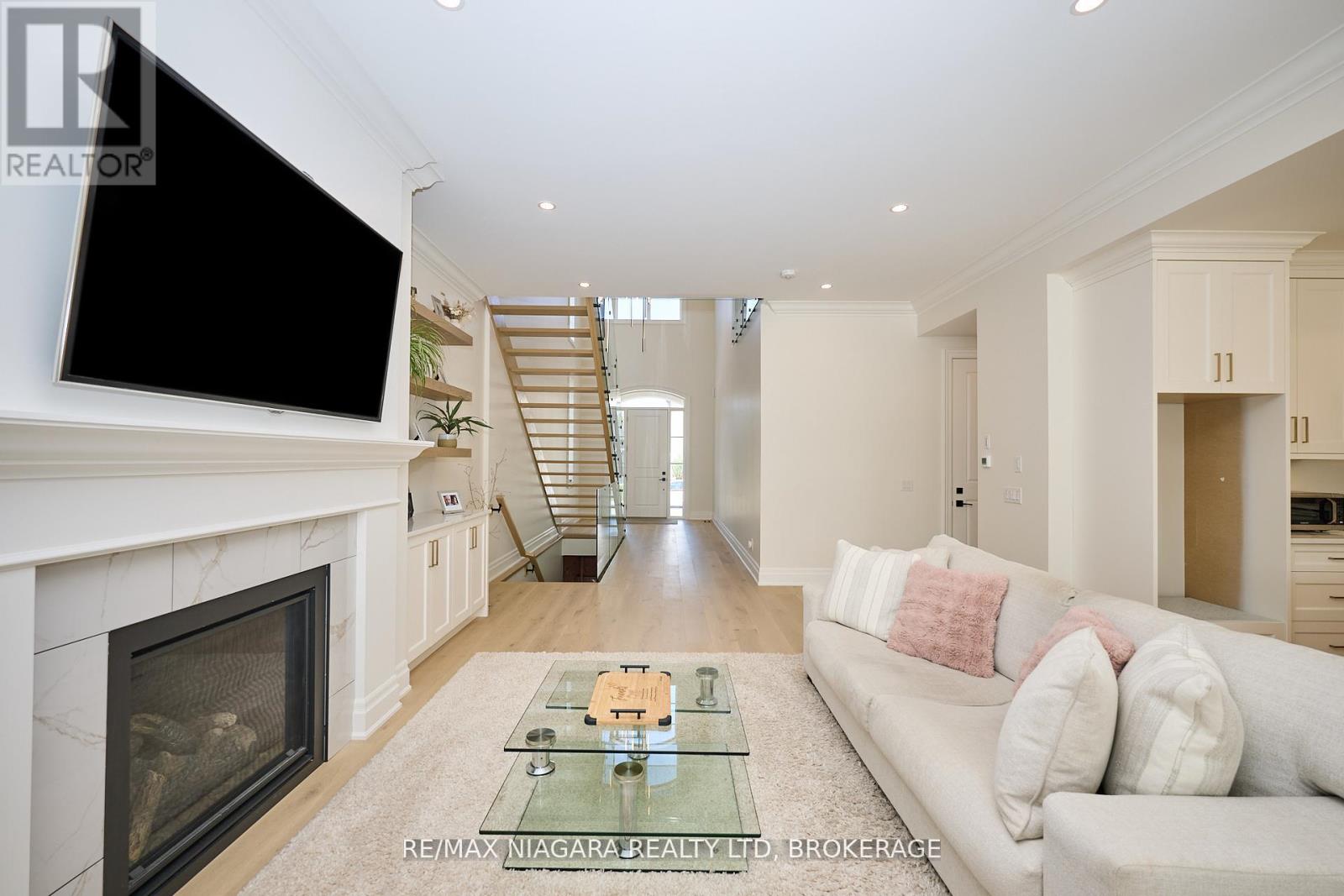 21 Ivy Crescent, Thorold, Ontario  L2V 0J9 - Photo 11 - X12684446