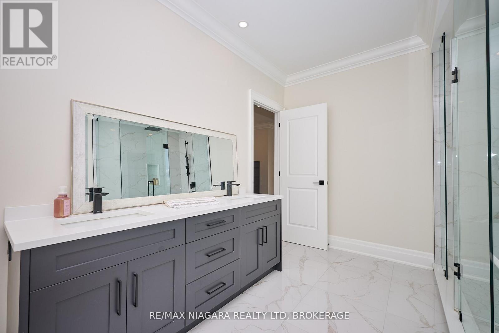 21 Ivy Crescent, Thorold, Ontario  L2V 0J9 - Photo 27 - X12684446