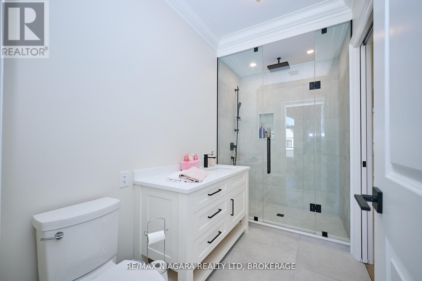 21 Ivy Crescent, Thorold, Ontario  L2V 0J9 - Photo 32 - X12684446