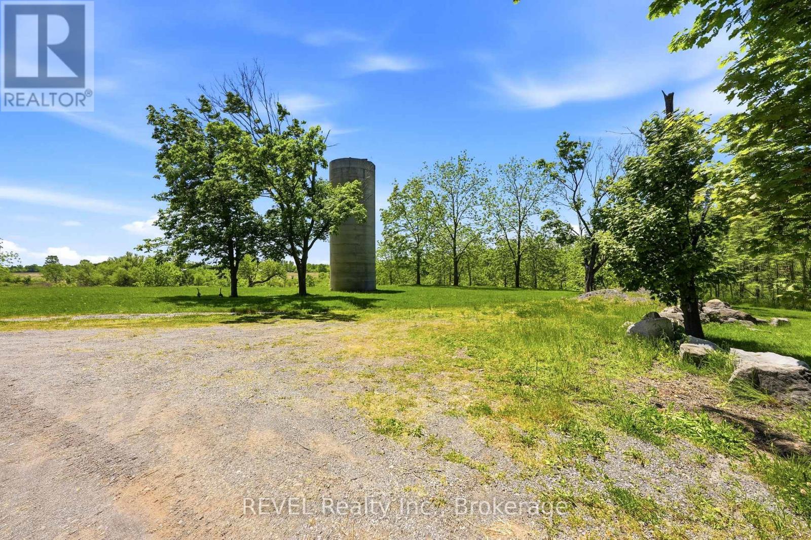 1373 Chippawa Creek Road, Thorold, Ontario  L0S 1K0 - Photo 3 - X12686384