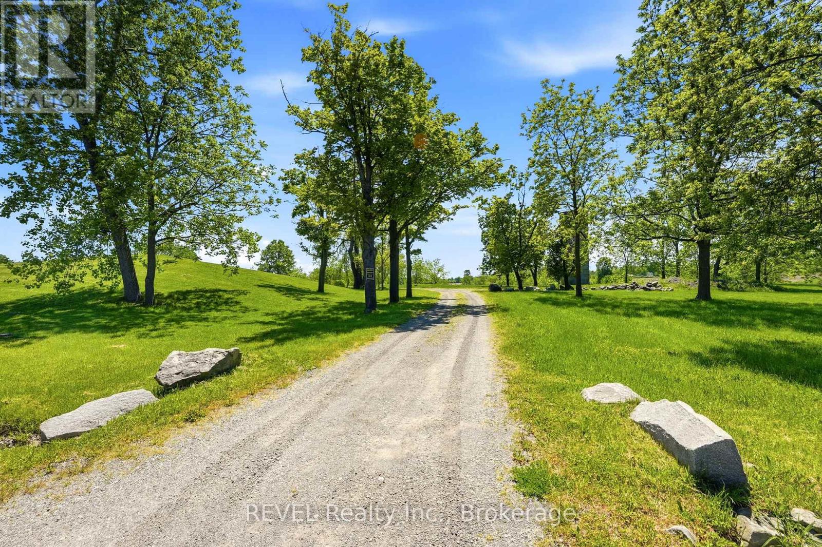 1373 Chippawa Creek Road, Thorold, Ontario  L0S 1K0 - Photo 4 - X12686384