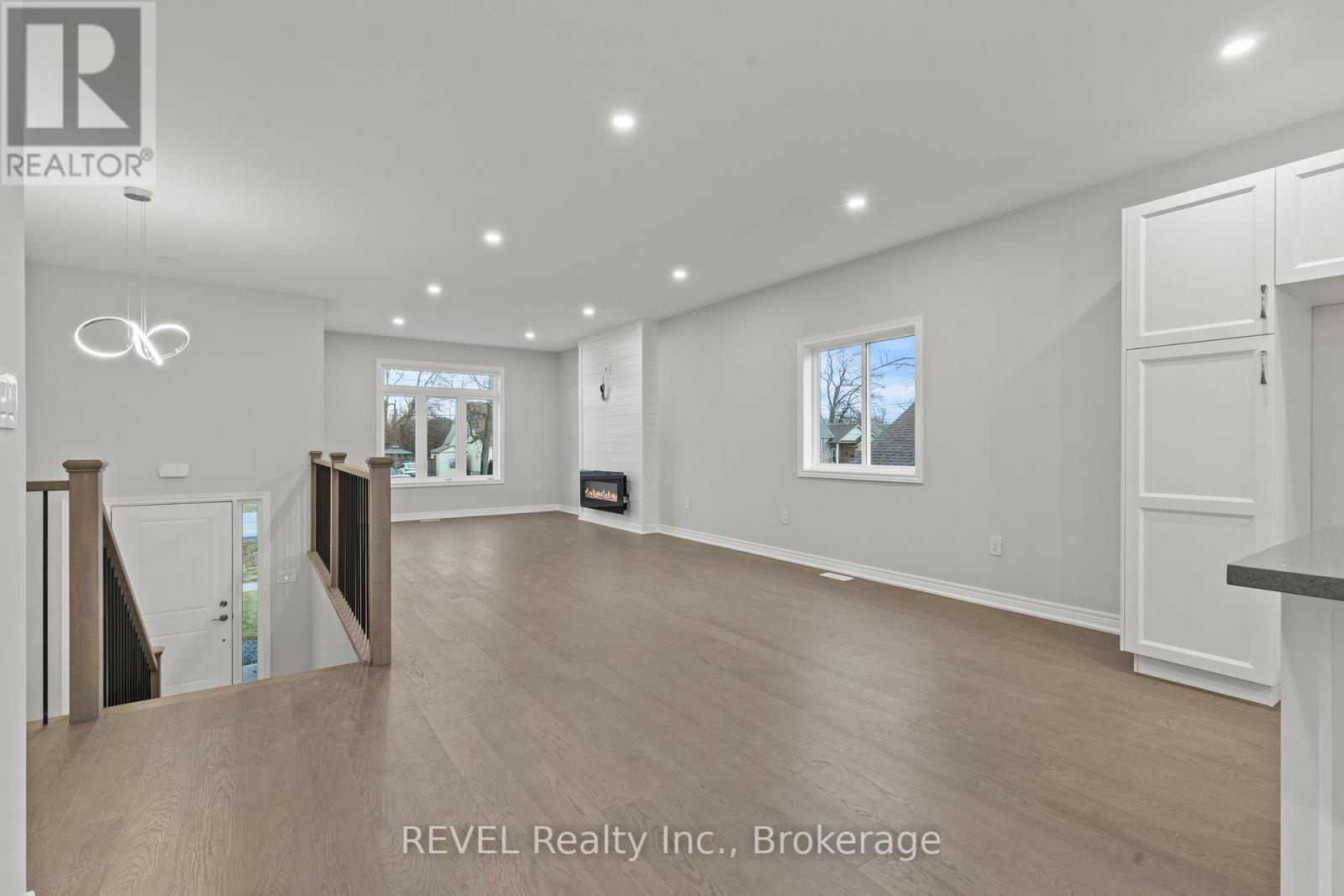 735 Dominion Road, Fort Erie, Ontario  L2A 1G9 - Photo 12 - X12688024