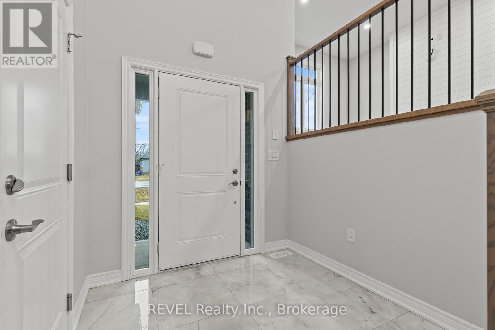 735 Dominion Road, Fort Erie, Ontario  L2A 1G9 - Photo 5 - X12688024