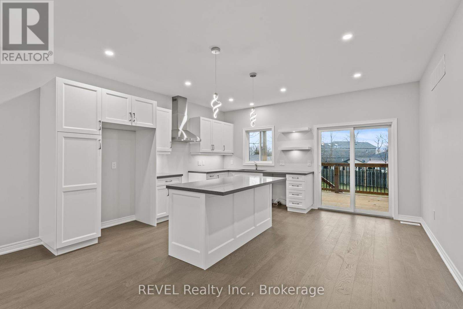 735 Dominion Road, Fort Erie, Ontario  L2A 1G9 - Photo 9 - X12688024