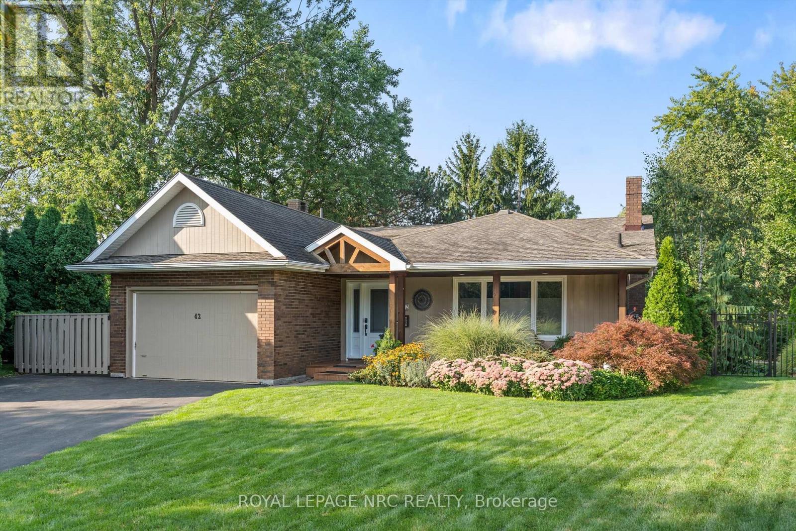 42 The Cedars, St. Catharines, Ontario  L2M 6M8 - Photo 3 - X12698630