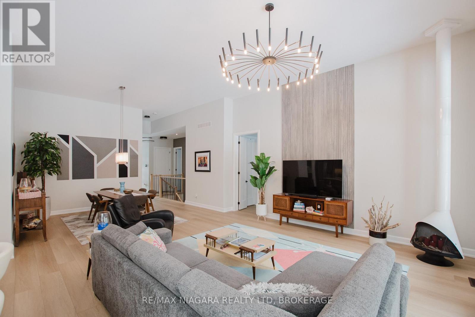 3376 Whispering Woods Trail, Fort Erie, Ontario  L0S 1N0 - Photo 3 - X12700650