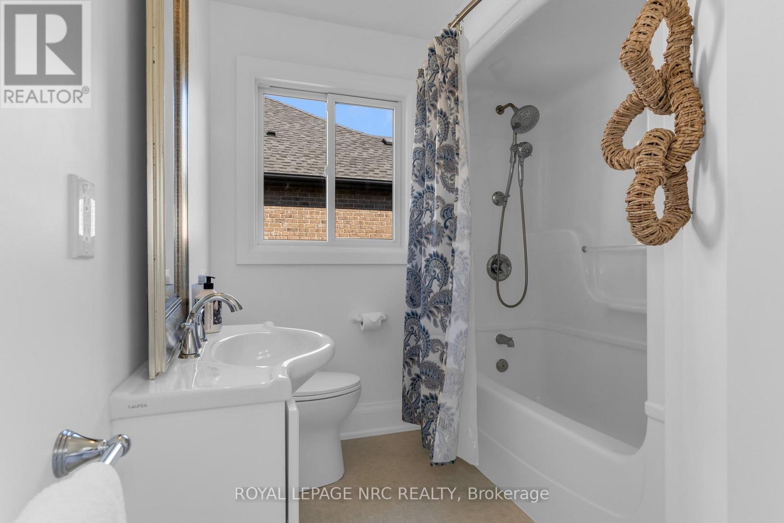 611 Victoria Street, Niagara-On-The-Lake, Ontario  L0S 1J0 - Photo 13 - X12701784