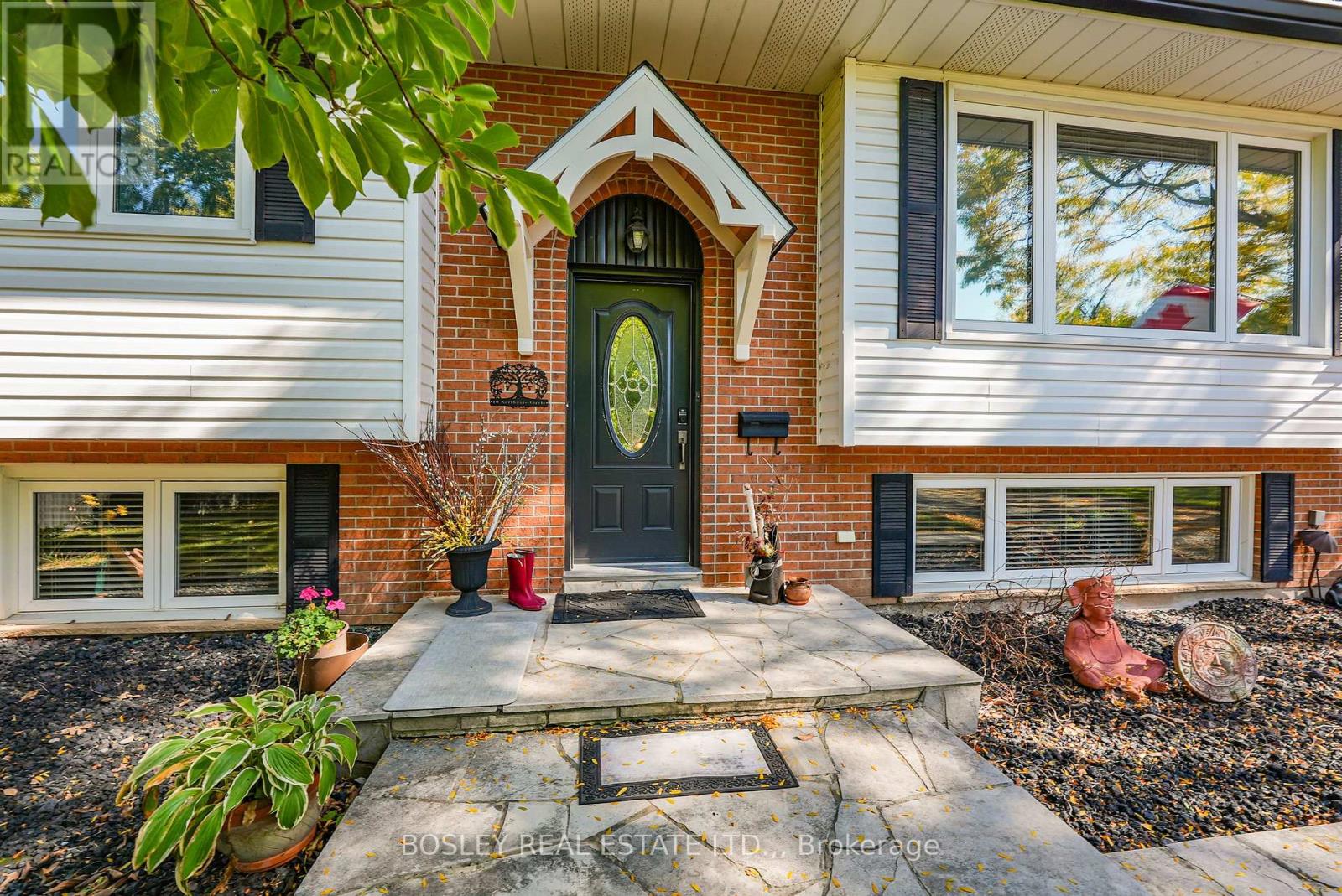 10 Northgate Circle, Niagara-On-The-Lake, Ontario  L0S 1J0 - Photo 2 - X12702928