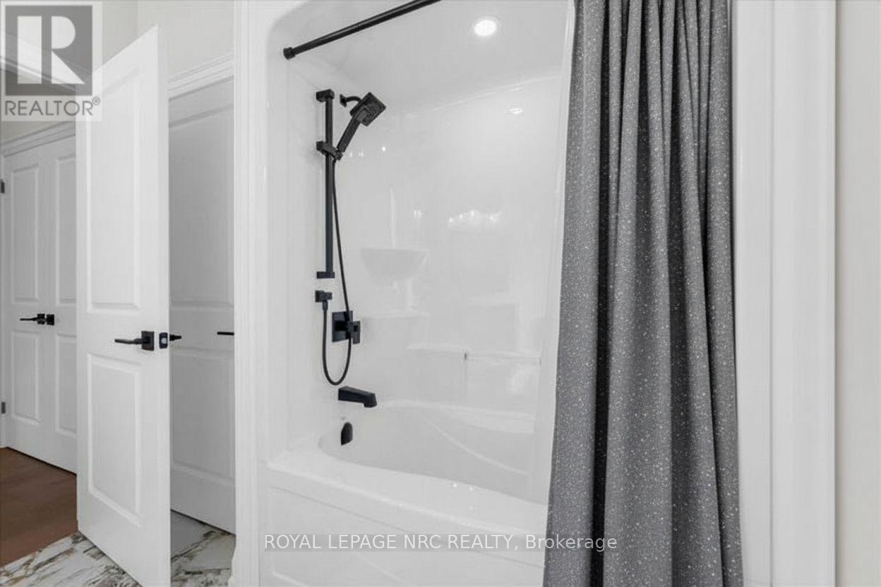 207 Forks Road, Welland, Ontario  L3B 6C5 - Photo 13 - X12704150