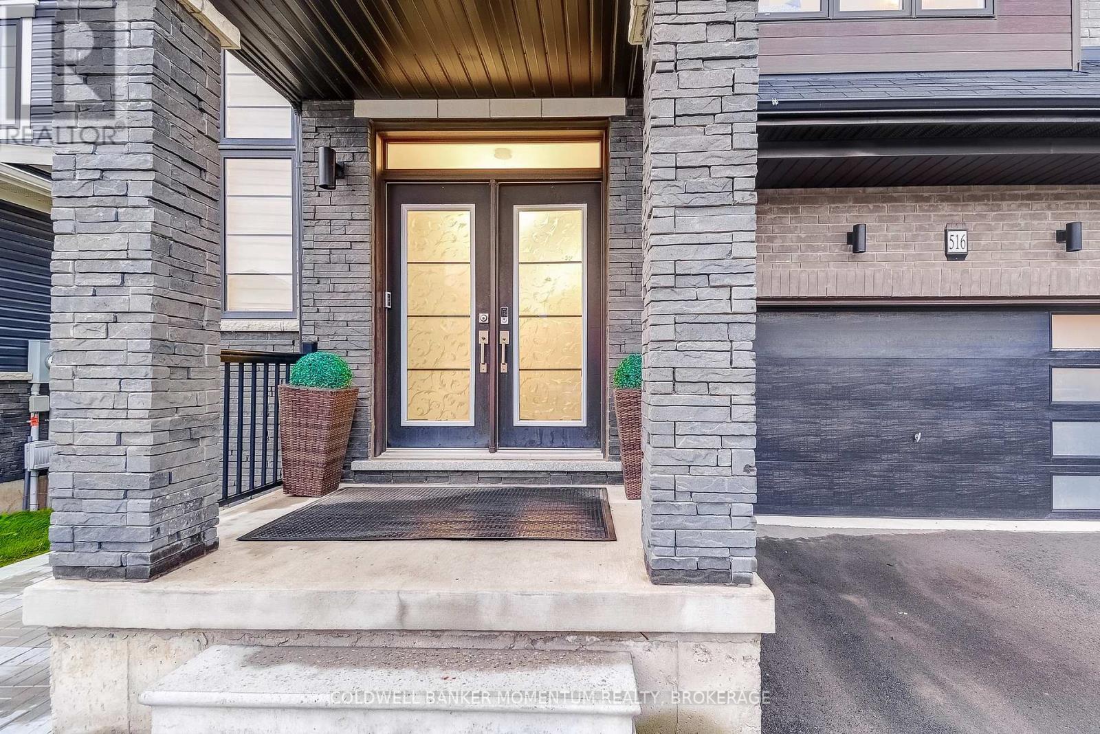 516 Barker Parkway, Thorold, Ontario  L2V 0K1 - Photo 4 - X12704686