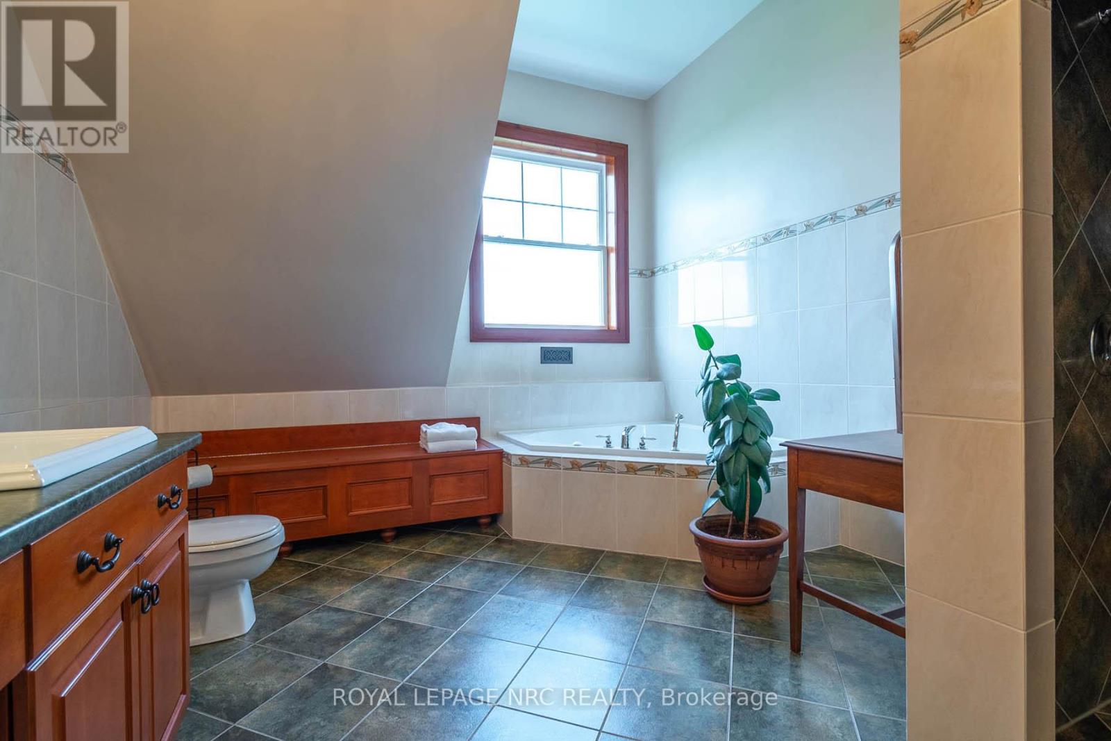 14902 Niagara River Parkway, Niagara-On-The-Lake, Ontario  L0S 1J0 - Photo 31 - X12708880