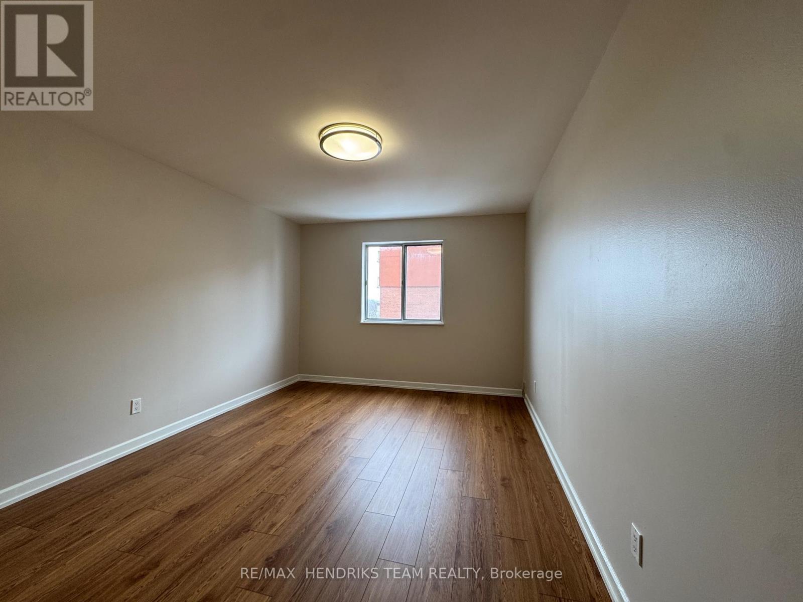 707 - 610 Lake Street, St. Catharines, Ontario  L2N 5T1 - Photo 9 - X12709530