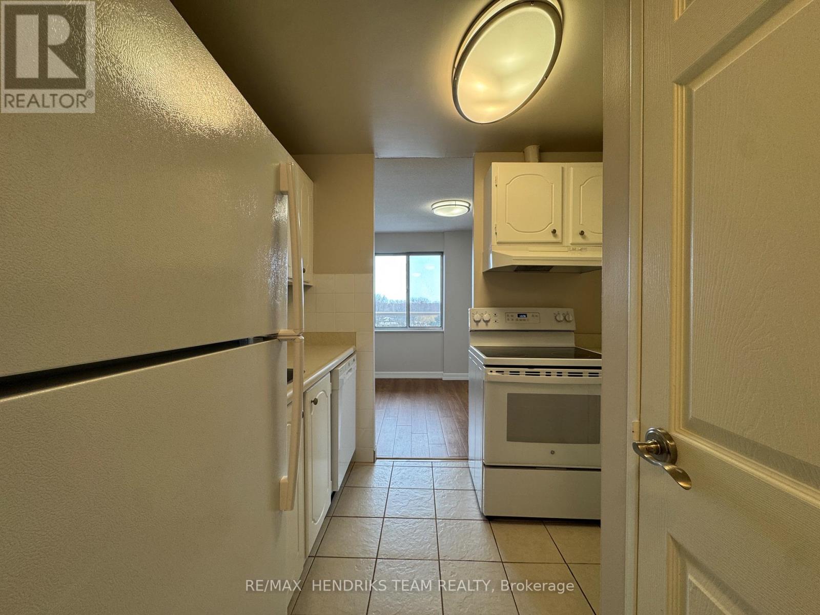 609 - 610 Lake Street, St. Catharines, Ontario  L2N 5T1 - Photo 2 - X12709532