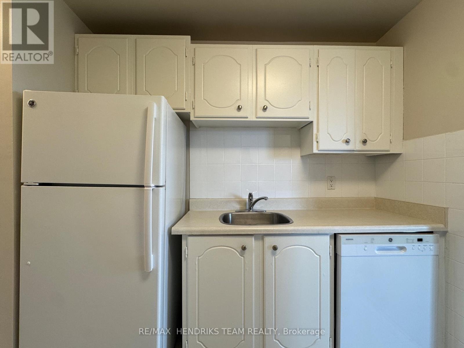 609 - 610 Lake Street, St. Catharines, Ontario  L2N 5T1 - Photo 4 - X12709532