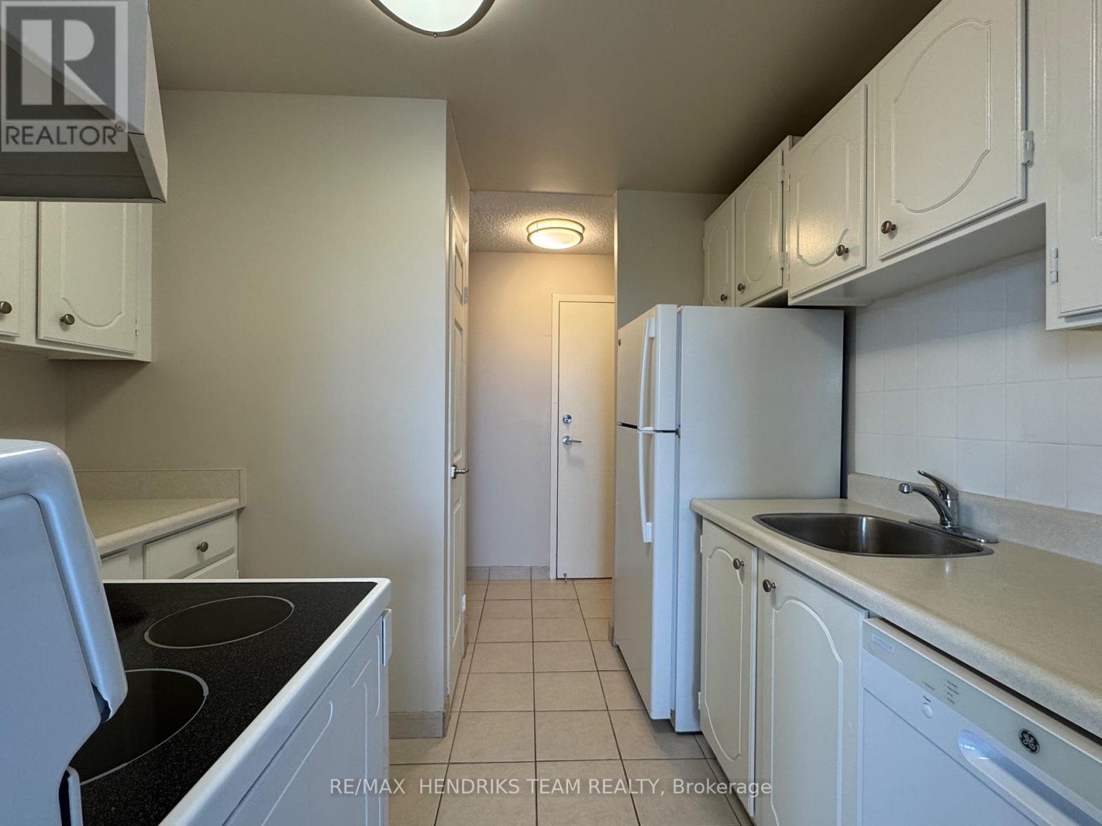 609 - 610 Lake Street, St. Catharines, Ontario  L2N 5T1 - Photo 5 - X12709532