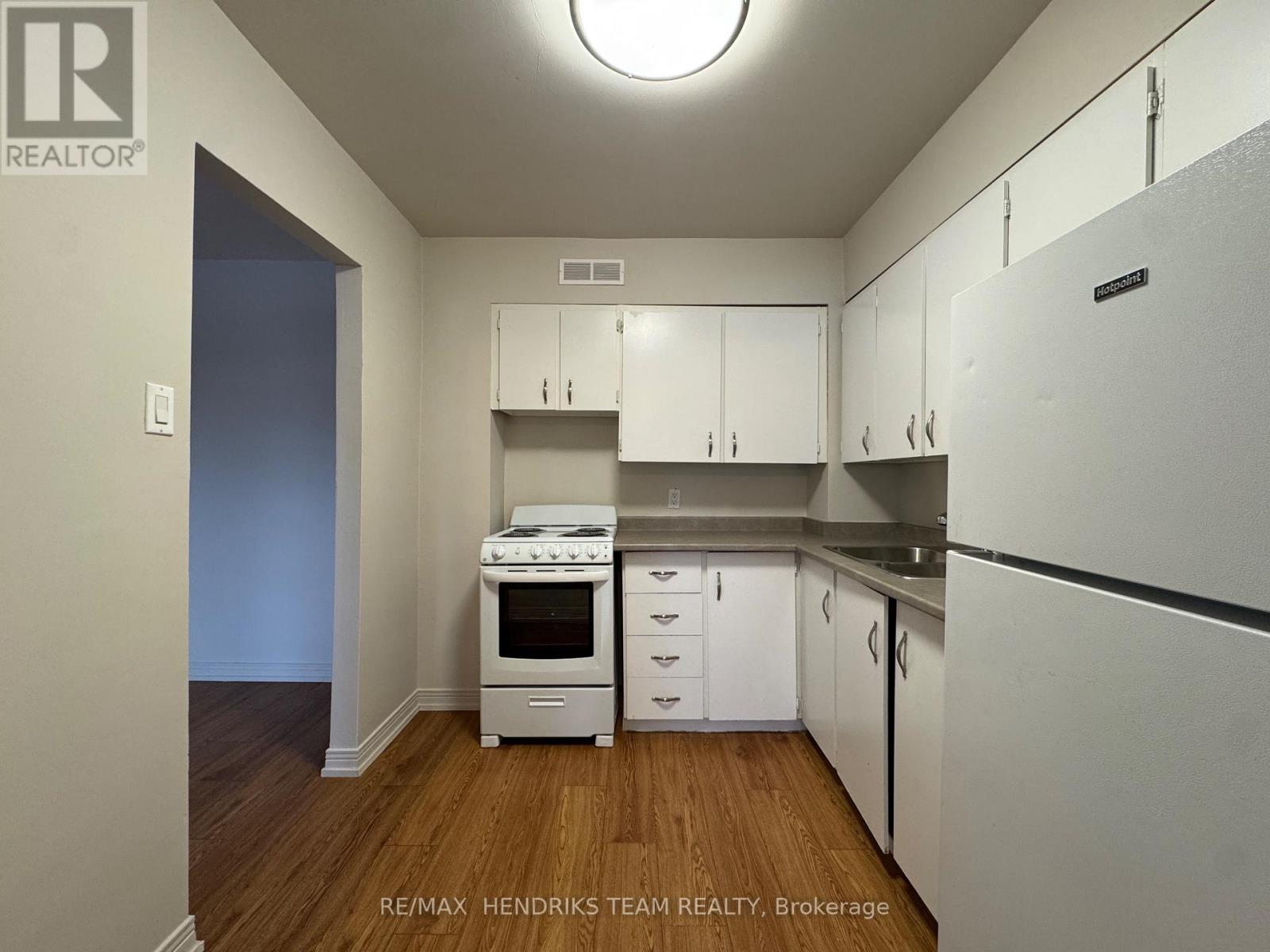 109 - 156 Fitch Street, Welland, Ontario  L3C 4V6 - Photo 3 - X12709534