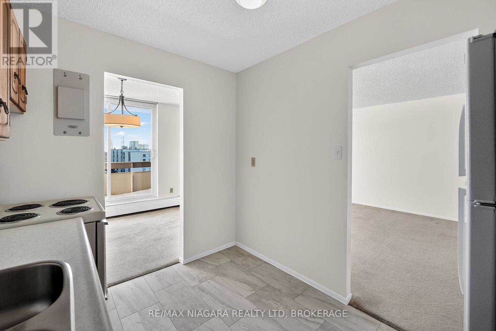 1003 - 365 Geneva Street, St. Catharines, Ontario  L2N 5S7 - Photo 11 - X12716520