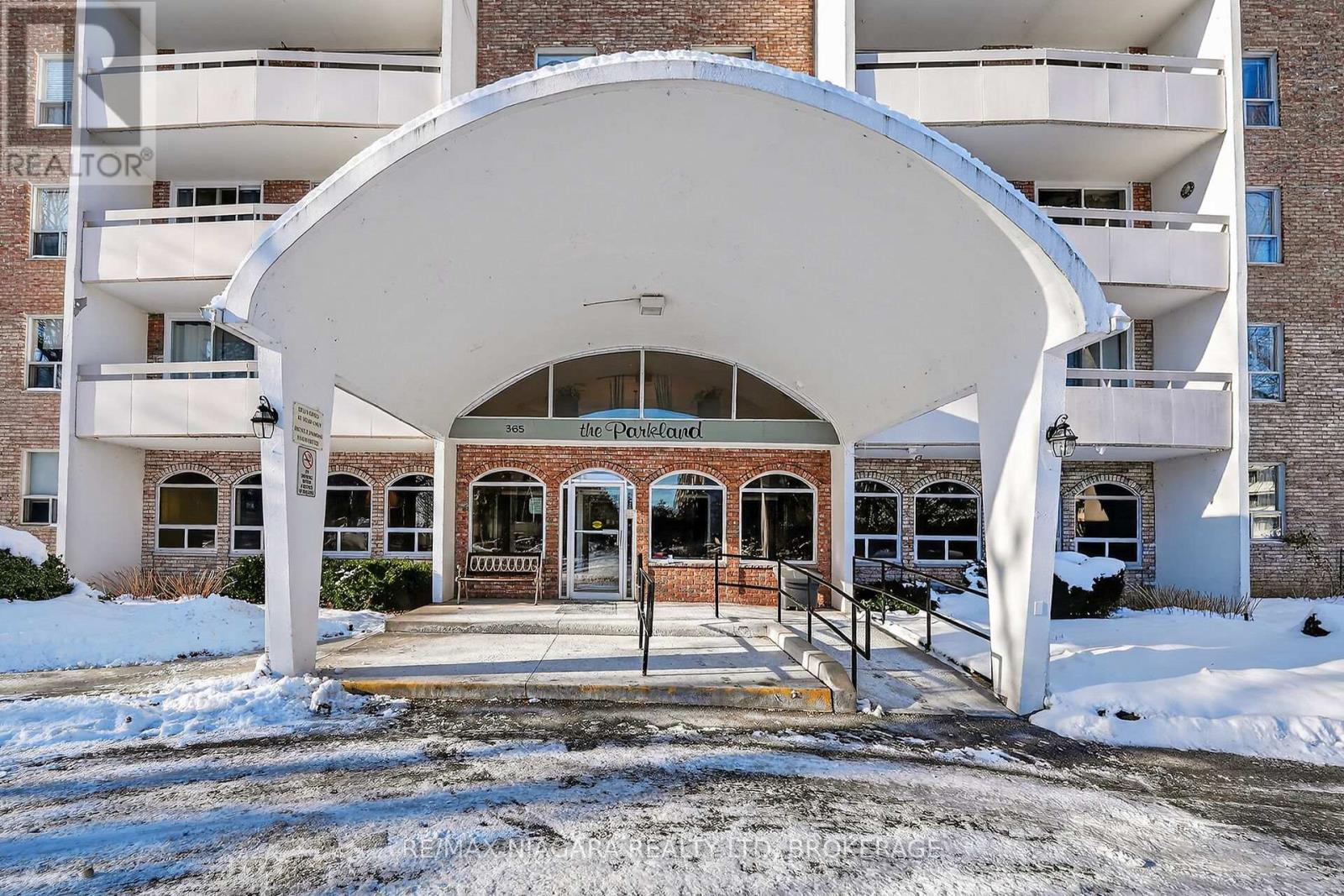 1003 - 365 Geneva Street, St. Catharines, Ontario  L2N 5S7 - Photo 3 - X12716520