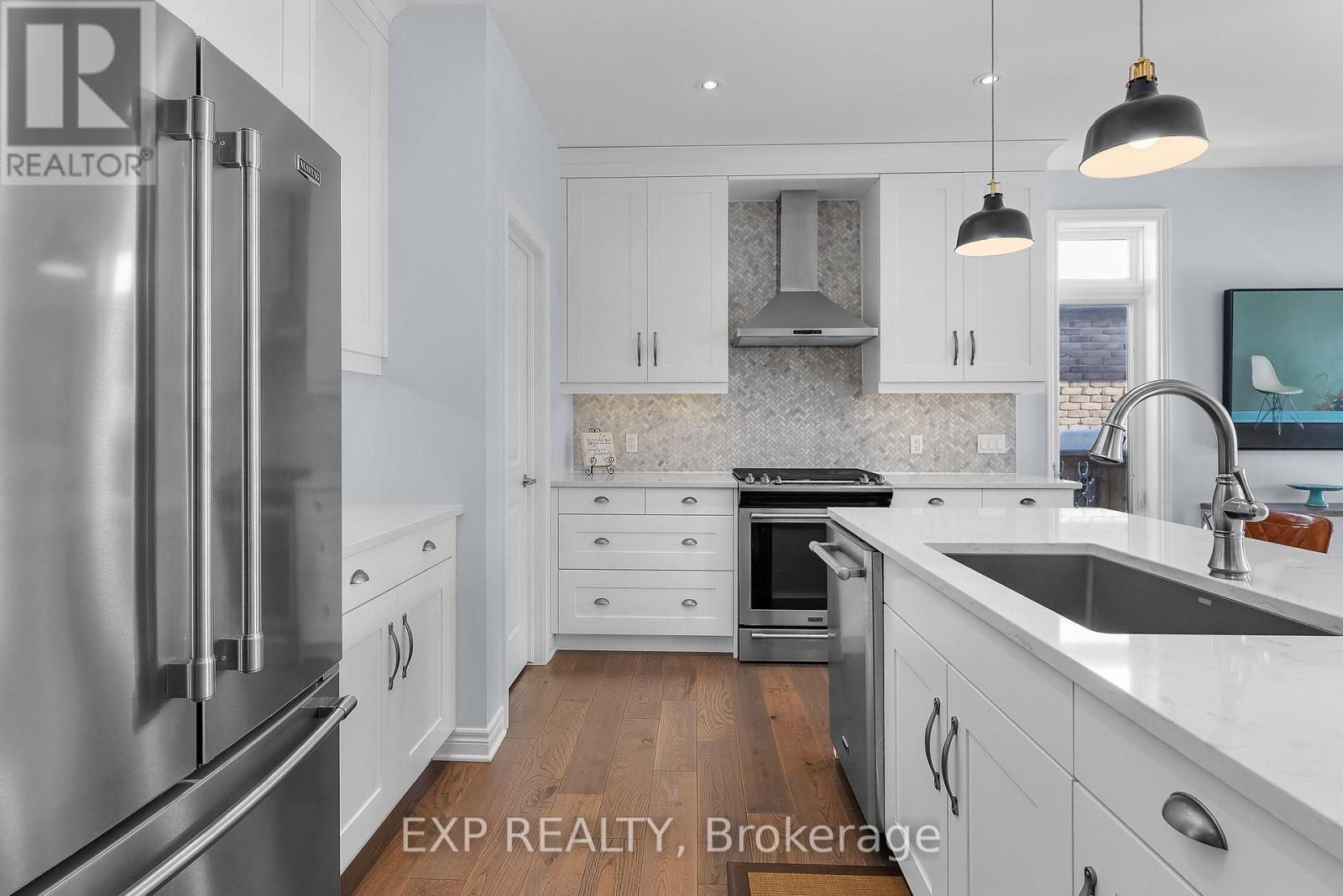 12 Rosewood Crescent, Pelham, Ontario  L0S 1E6 - Photo 9 - X12719250